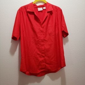 Shapely blouce red, size 16